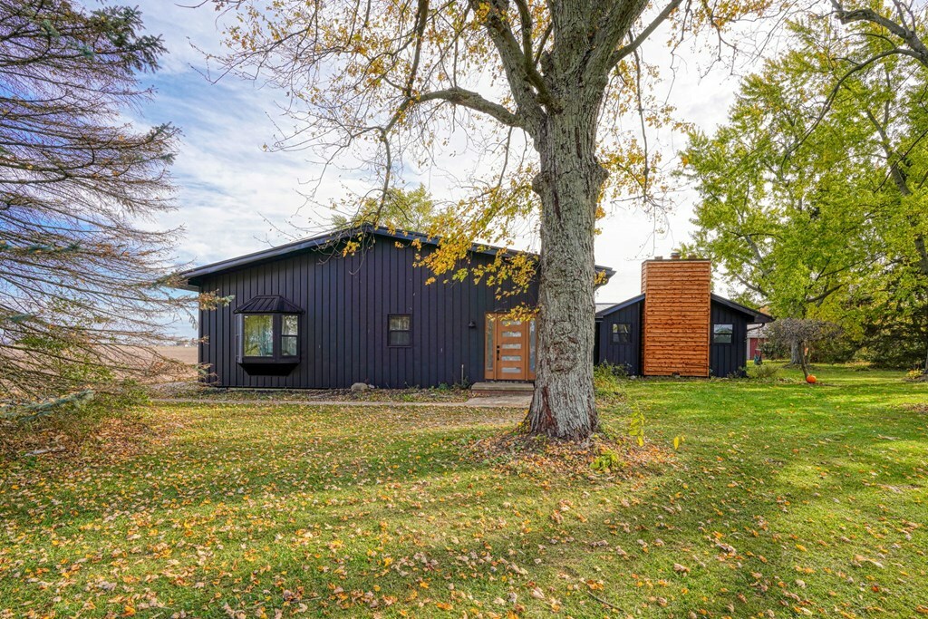 Property Photo:  3076 Prairie Road  OH 43160 