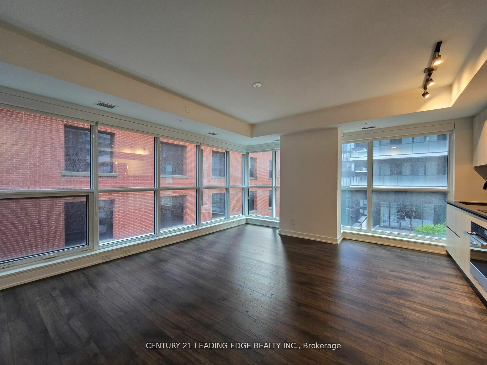 Property Photo:  327 King St W 803  ON M5V 0W7 