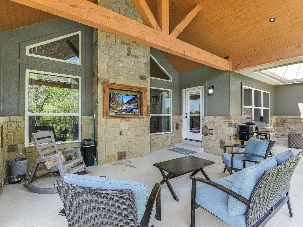 Property Photo:  653 Cambridge Drive  TX 78132 