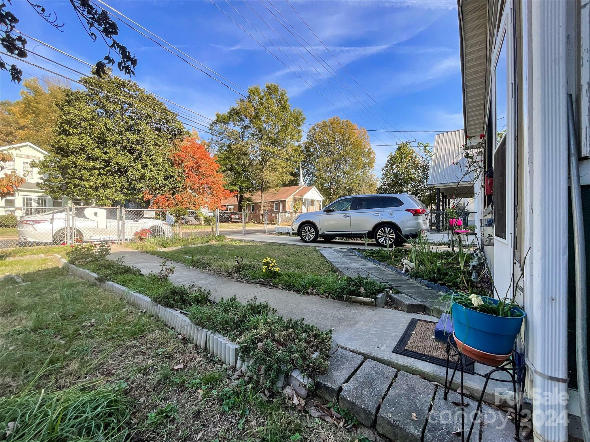 Property Photo:  412 E 18th Street  NC 28206 