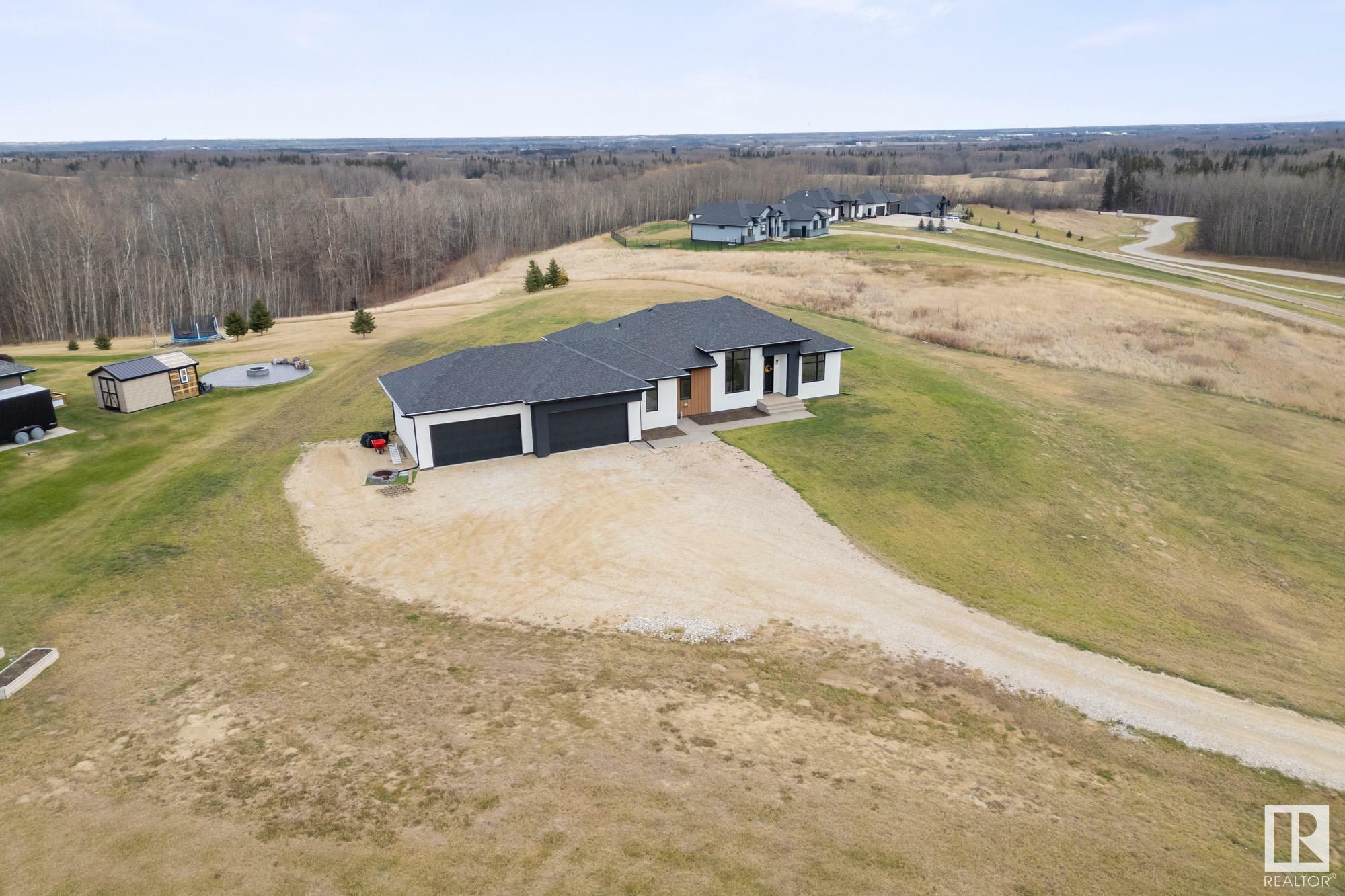 Property Photo:  1118 Twp Road 534 9  AB T7K 0B6 