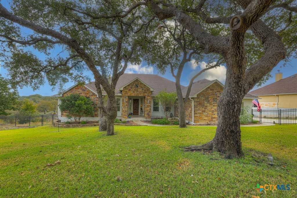 Property Photo:  1068 Bridlewood  TX 78132 