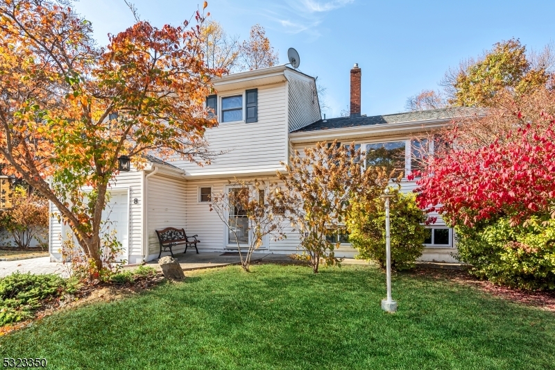 Property Photo:  8 Carlisle Ct  NJ 08817 