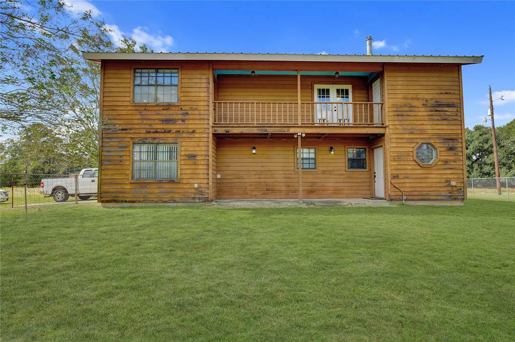 Property Photo:  806 County Road 134  TX 77575 