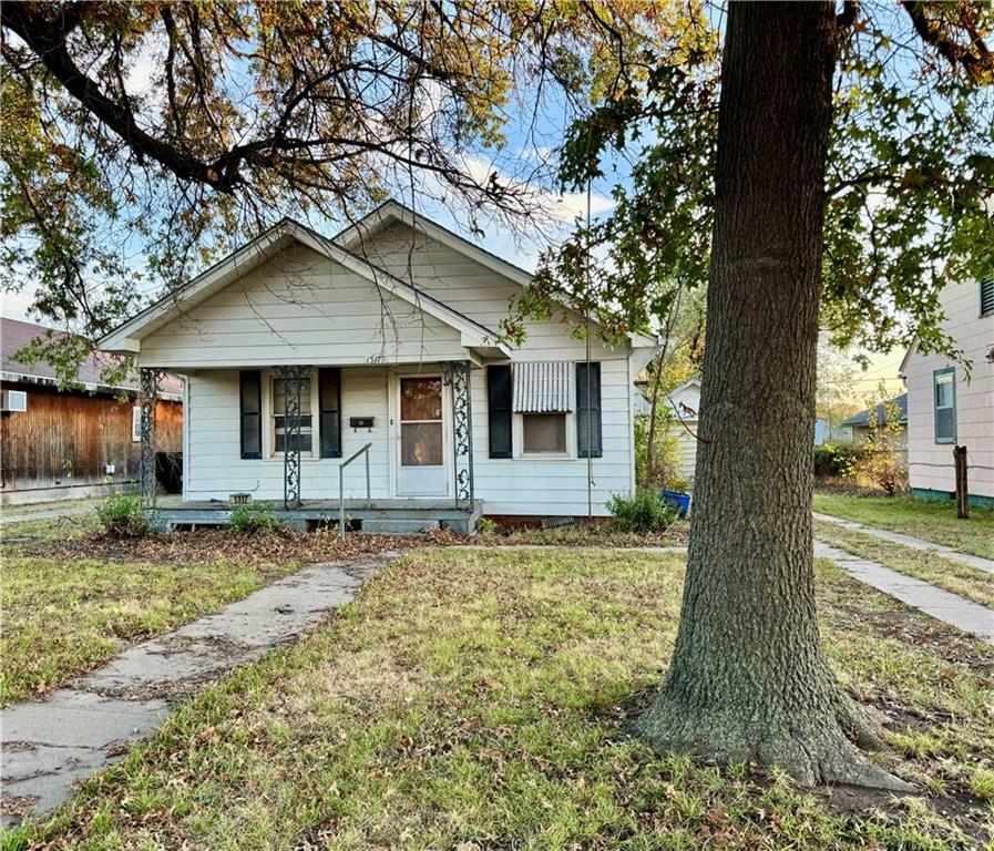 Property Photo:  1317 W 2nd Street  KS 67337 