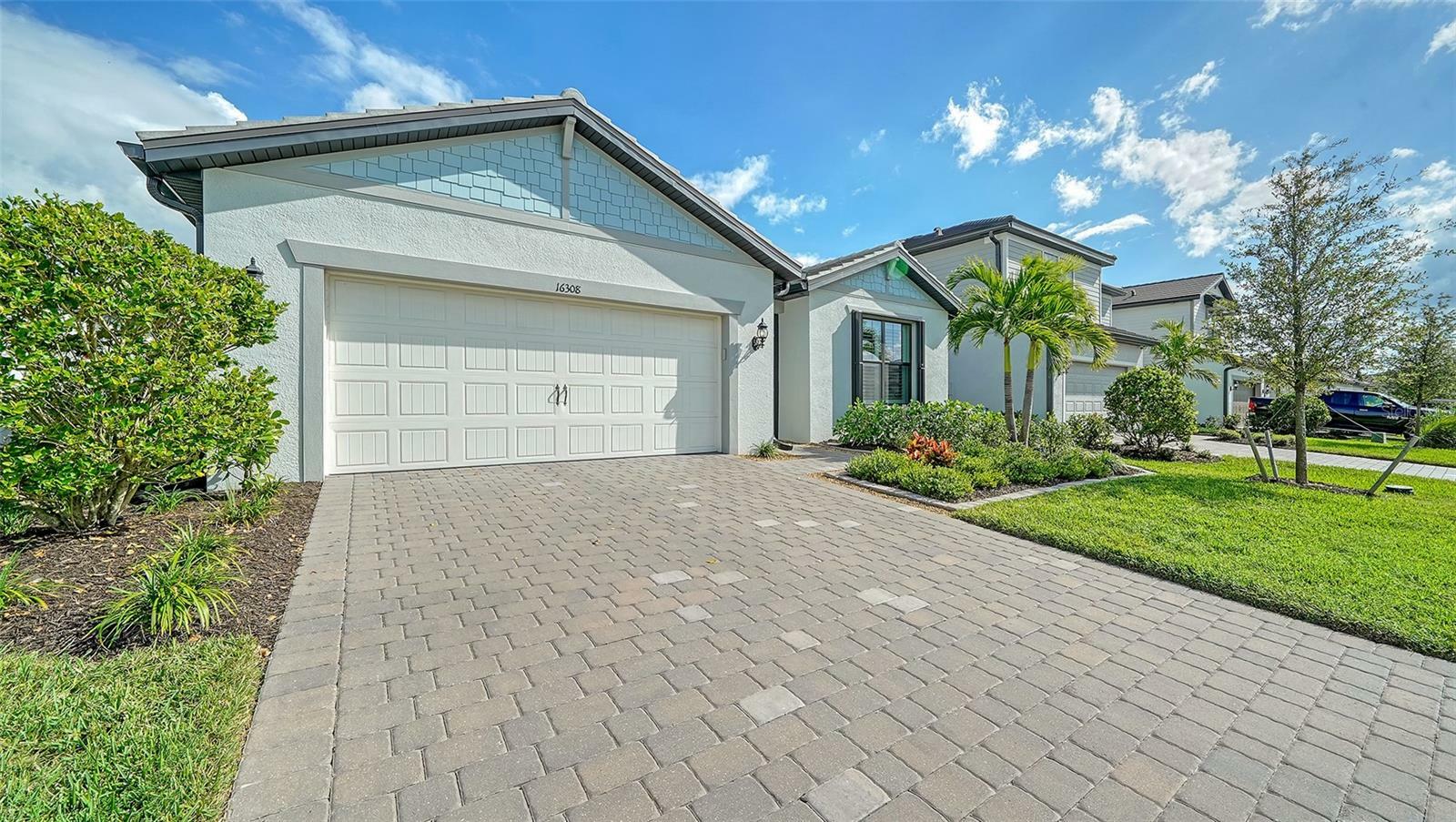 Property Photo:  16308 Hidden Oak Loop  FL 34211 