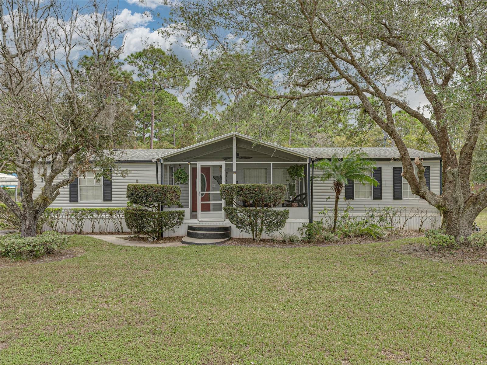 Property Photo:  117 E Sunnyside Drive  FL 33852 