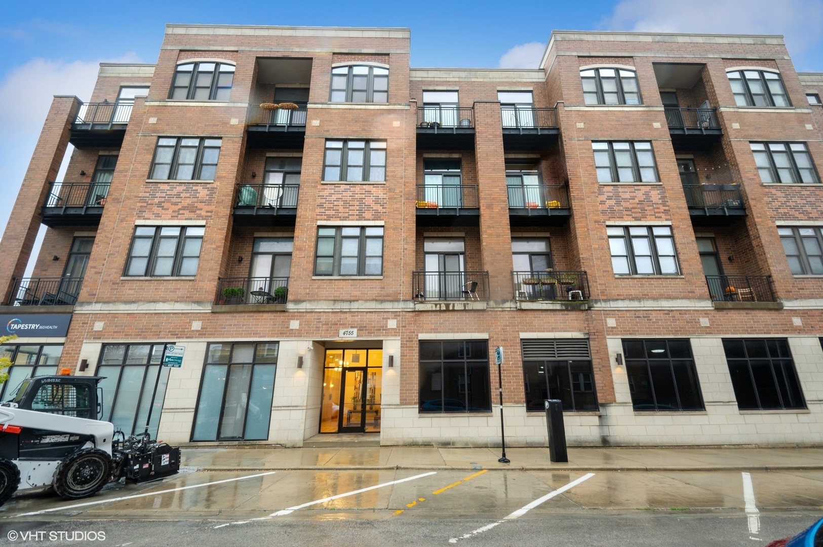 Property Photo:  4755 N Washtenaw Avenue 306  IL 60625 