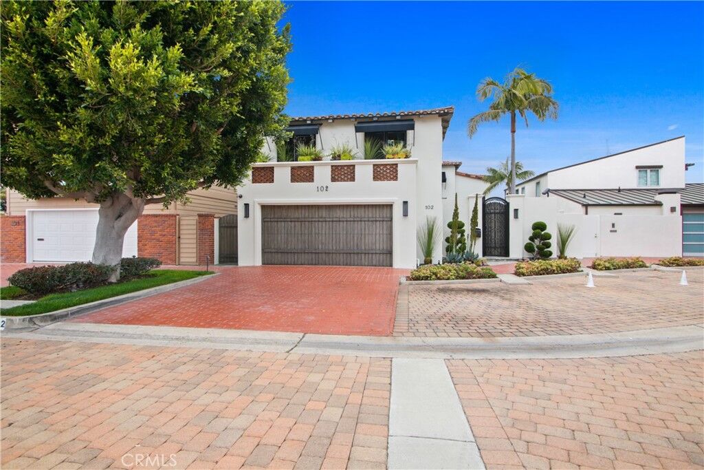 Property Photo:  102 Linda Isle  CA 92660 