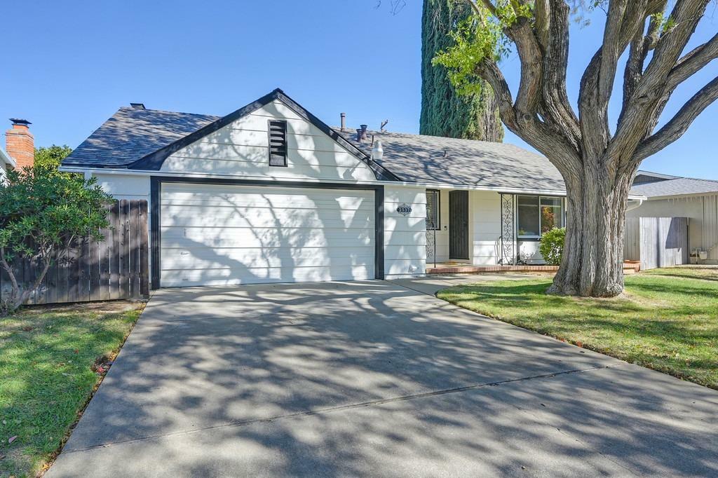 Property Photo:  2537 Knightwood Way  CA 95670 