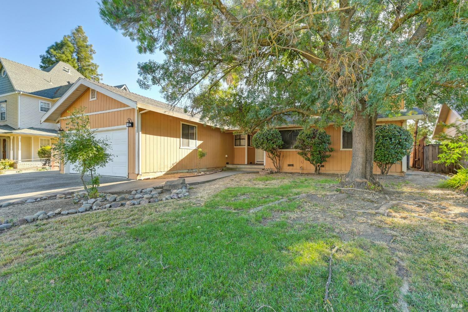 Property Photo:  905 N Lincoln Street  CA 95620 