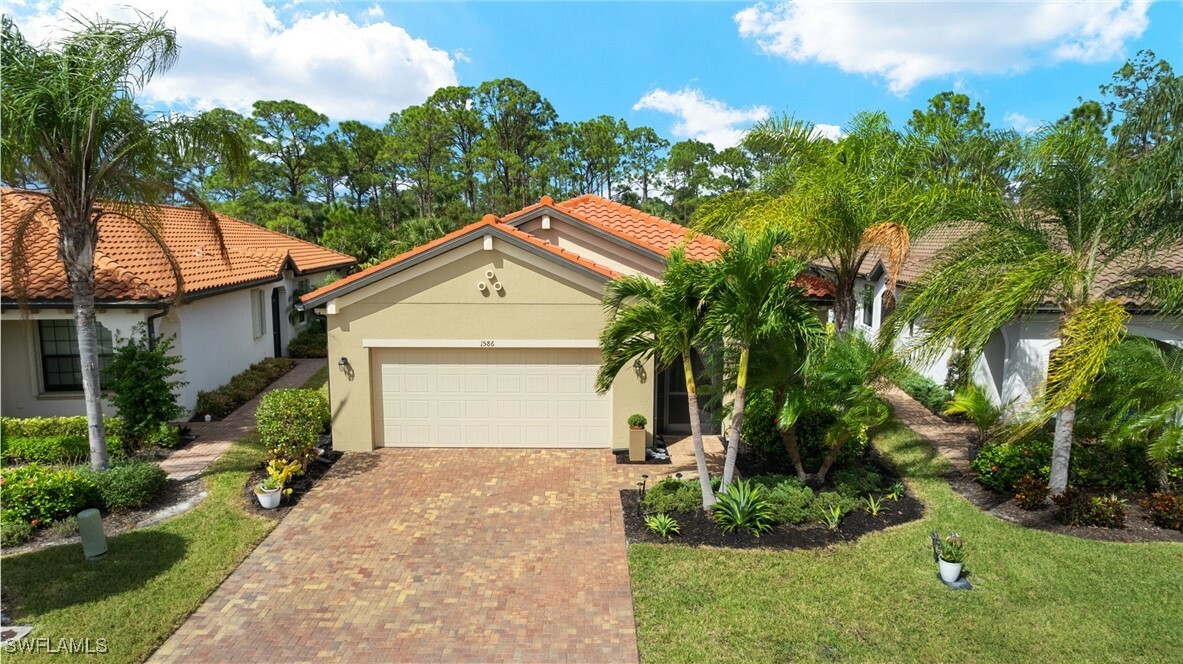 Property Photo:  1586 Marton Court  FL 34113 