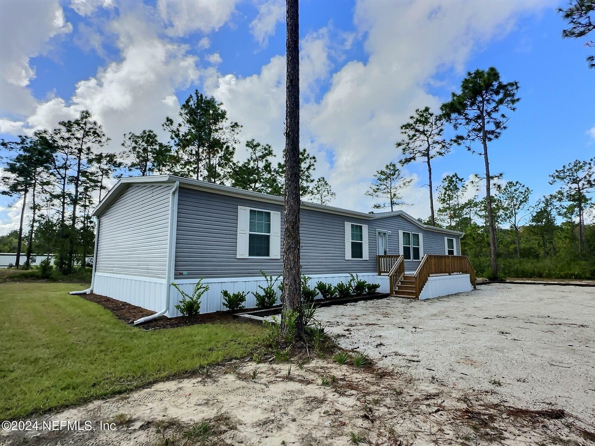 171 E Alachua Street  Palatka FL 32177 photo