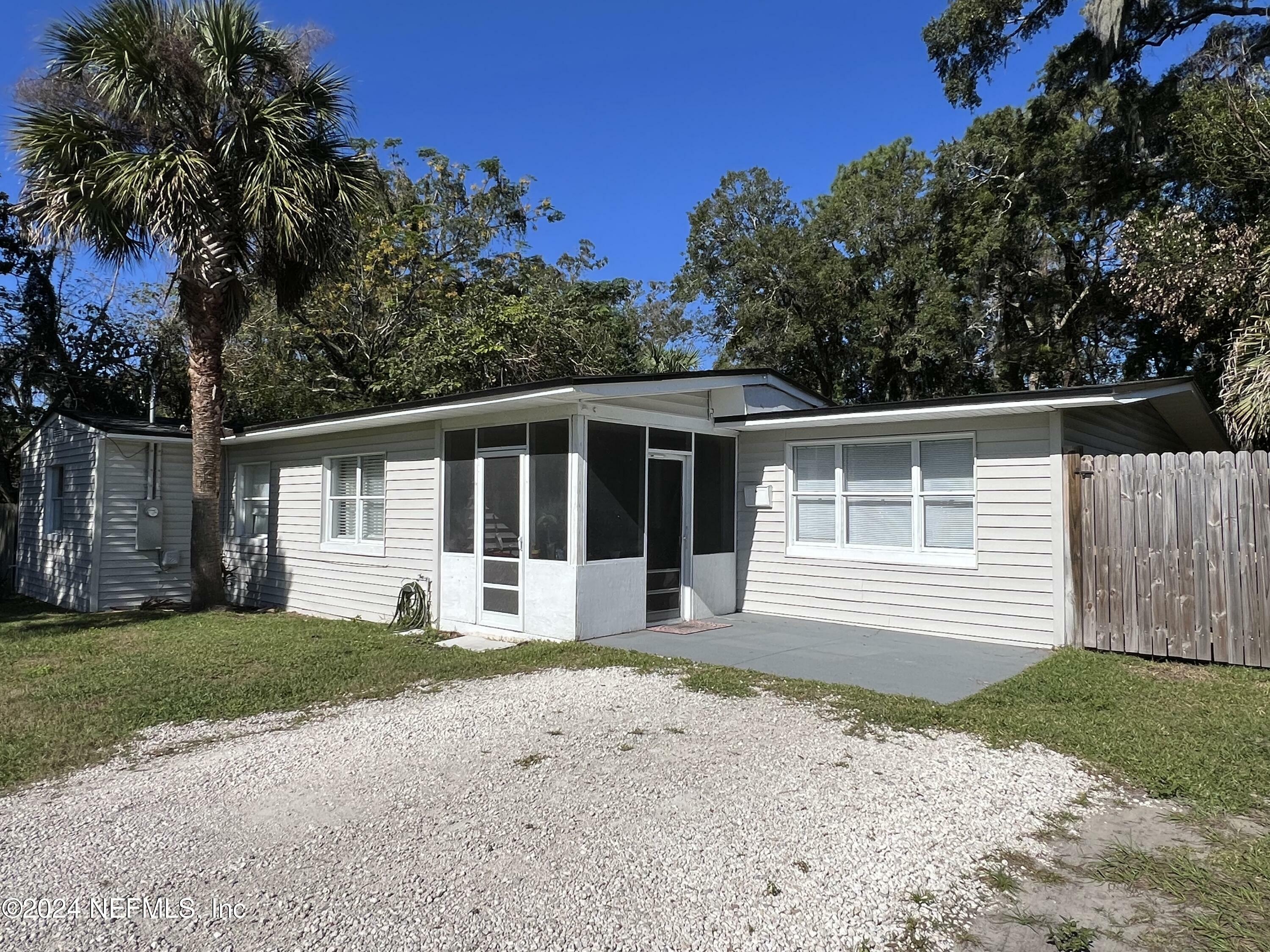 Property Photo: 5519 River Forest Drive FL 32211