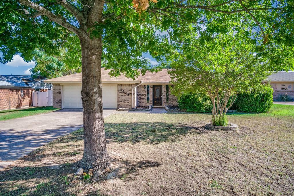 Property Photo:  1628 Edge Hill Road  TX 76126 