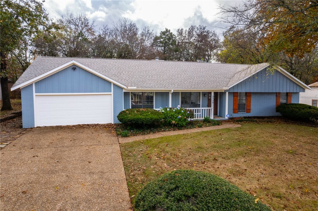 2229 E Golden Oaks Drive  Fayetteville AR 72703 photo