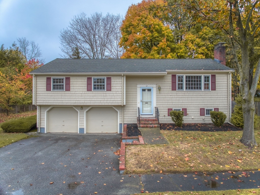 Property Photo: 17 Cherry Lane Dr MA 01867