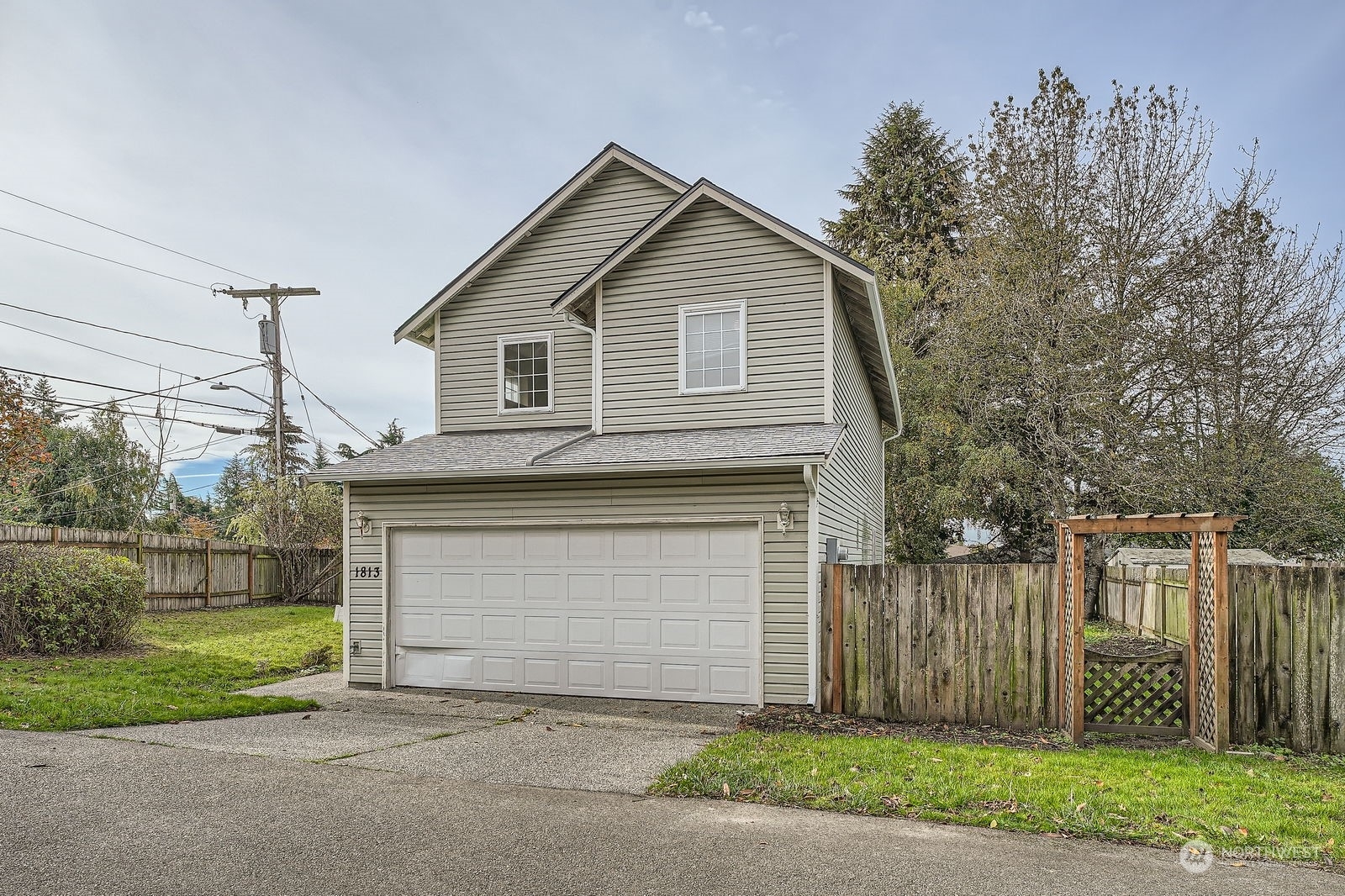 Property Photo:  1813 Harrington Avenue NE  WA 98056 