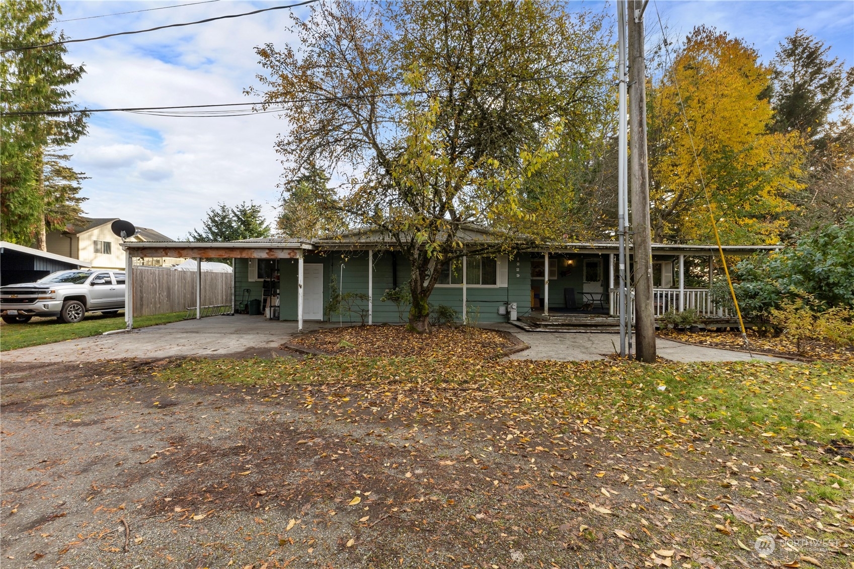 Property Photo:  1229 SW 130th Lane  WA 98146 