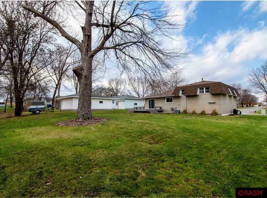 Property Photo:  1221 Maplewood Dr  MN 56073 