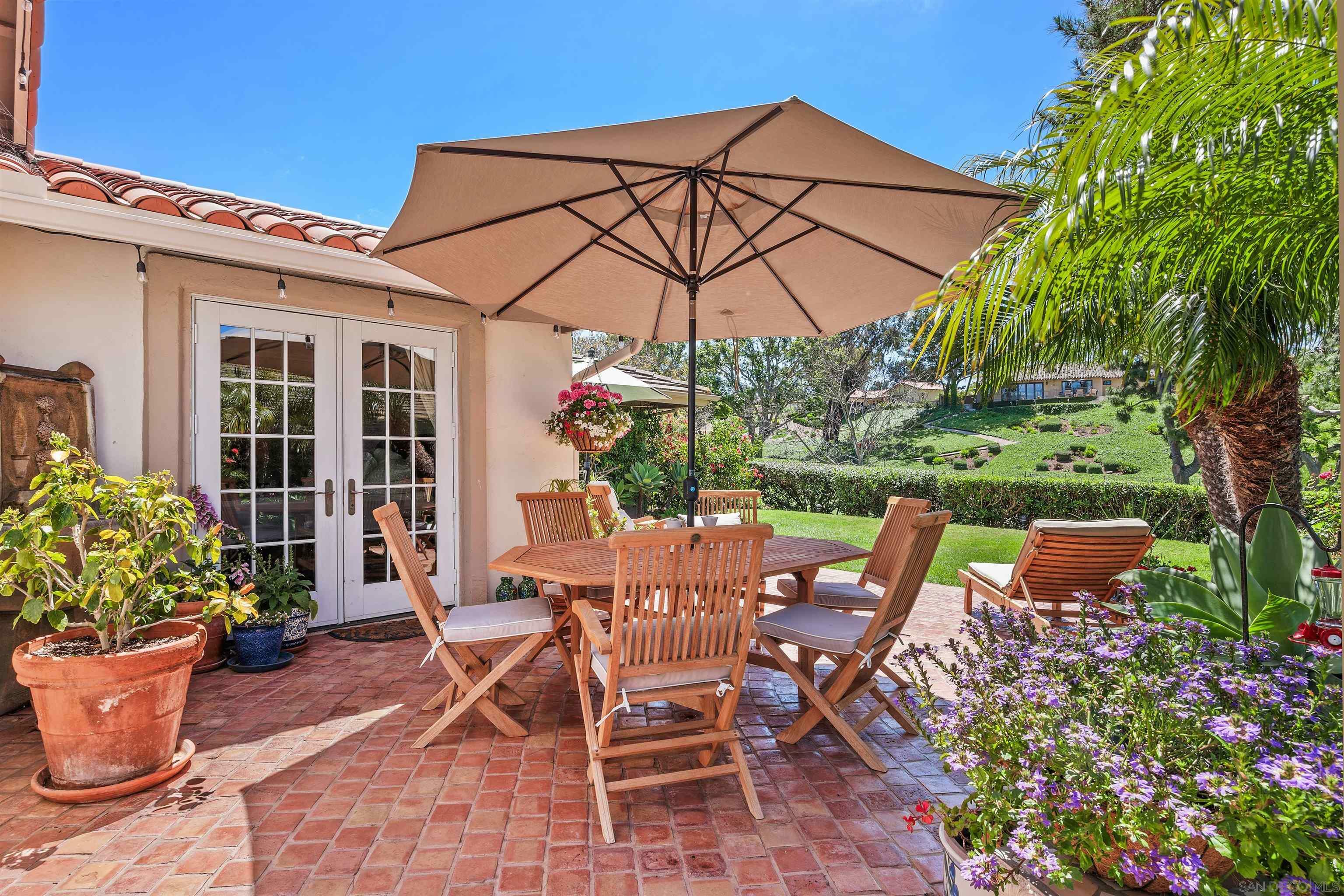 Property Photo: 131 Morelia Ct CA 92075