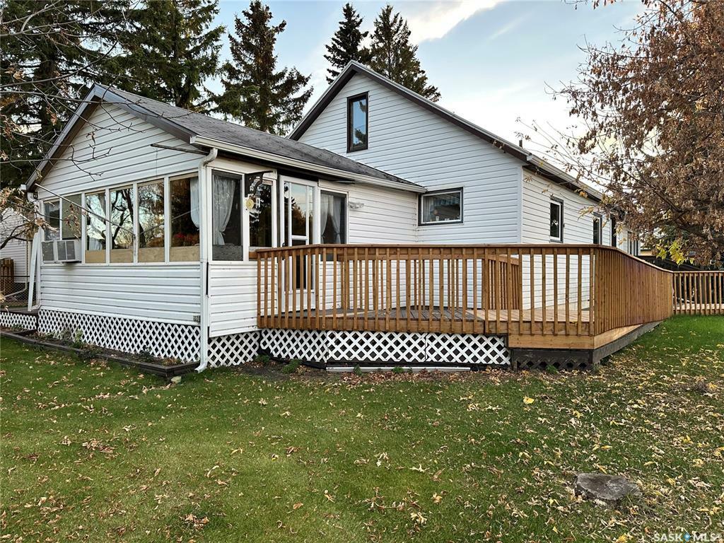 Property Photo:  295 1st Avenue W  SK S0K 1N0 