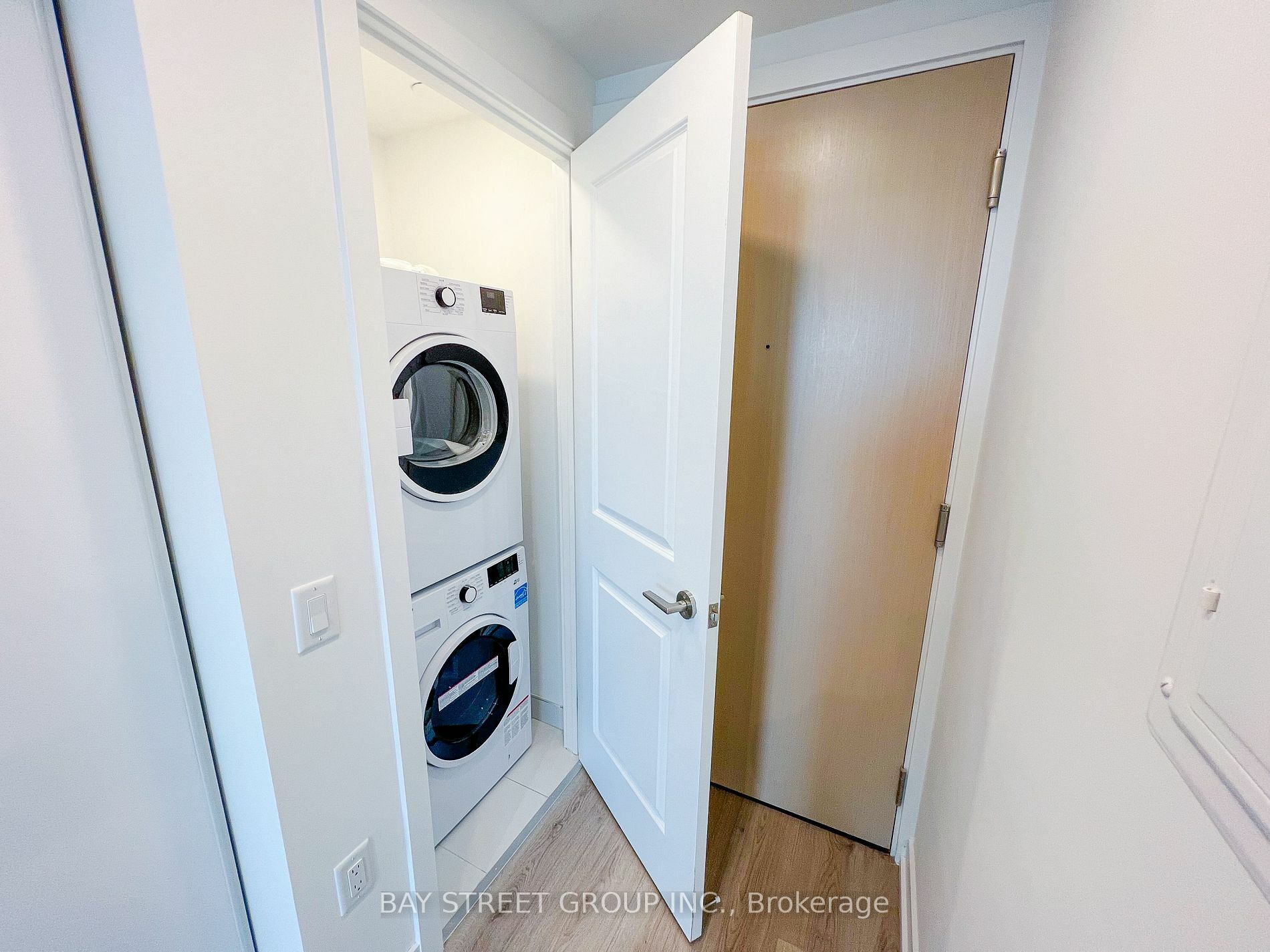 Property Photo:  395 Bloor St East 4408  ON M4W 0B4 