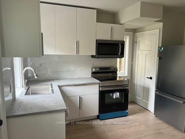 Photo de la propriété:  6 Cortleigh Cres  ON M4R 2C7 