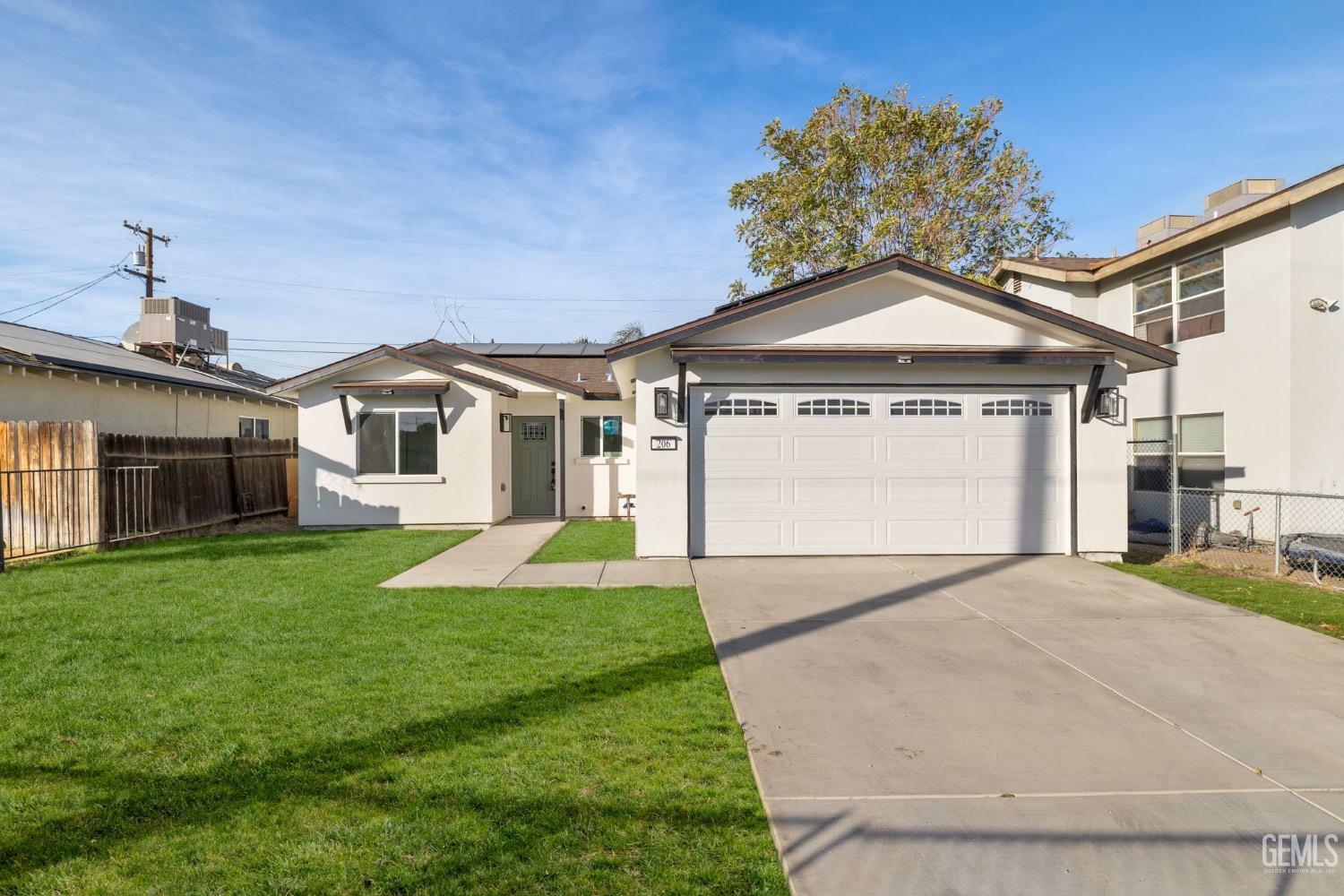 Property Photo:  206 Hughes Avenue  CA 93308 