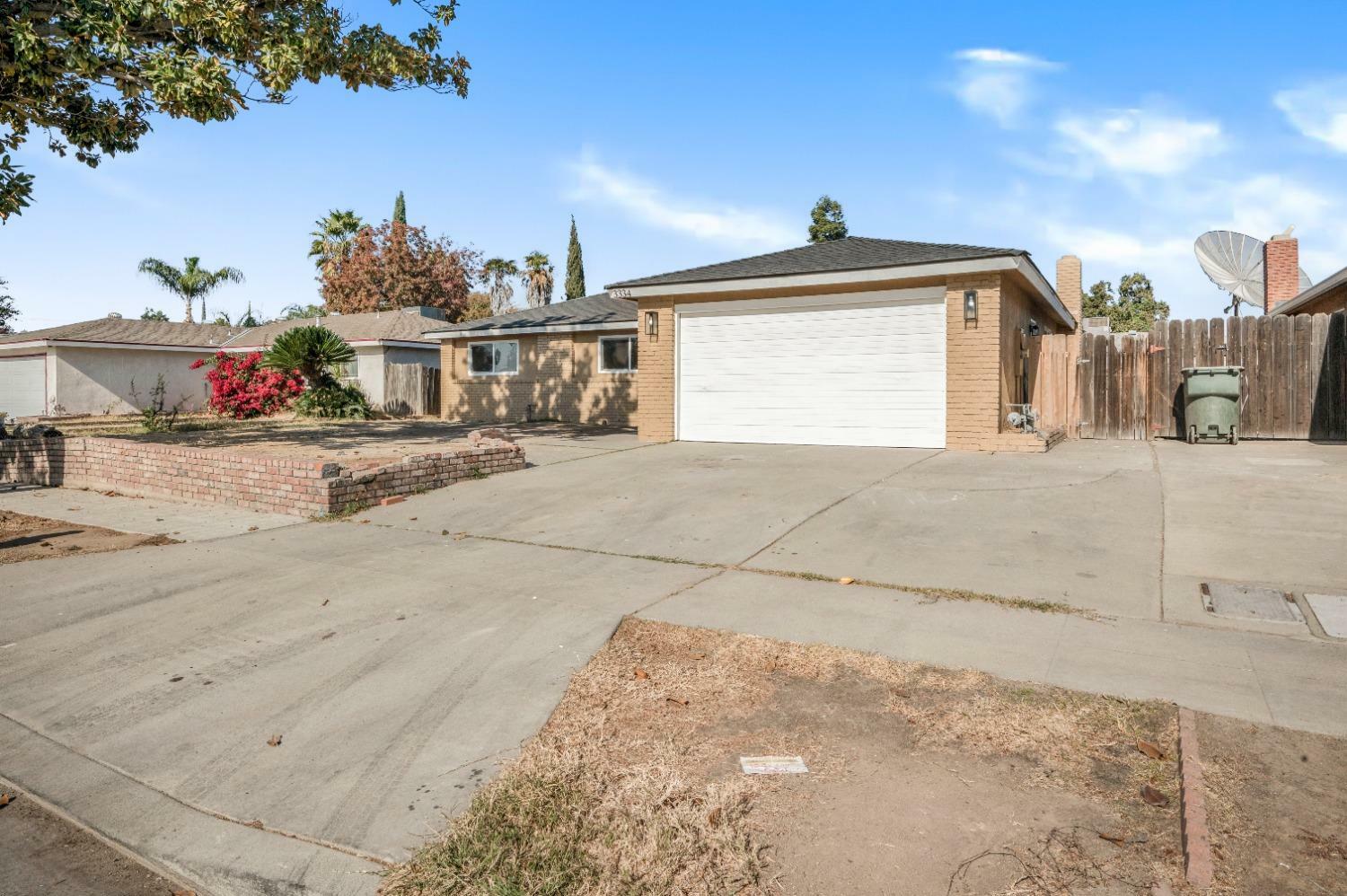 Property Photo:  3334 W Indianapolis Avenue  CA 93722 