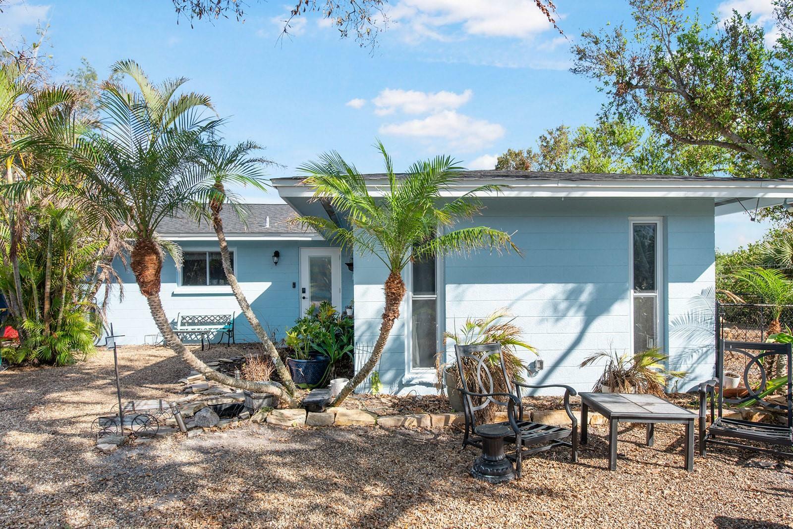 Property Photo:  300 E Bay Heights Road  FL 34223 