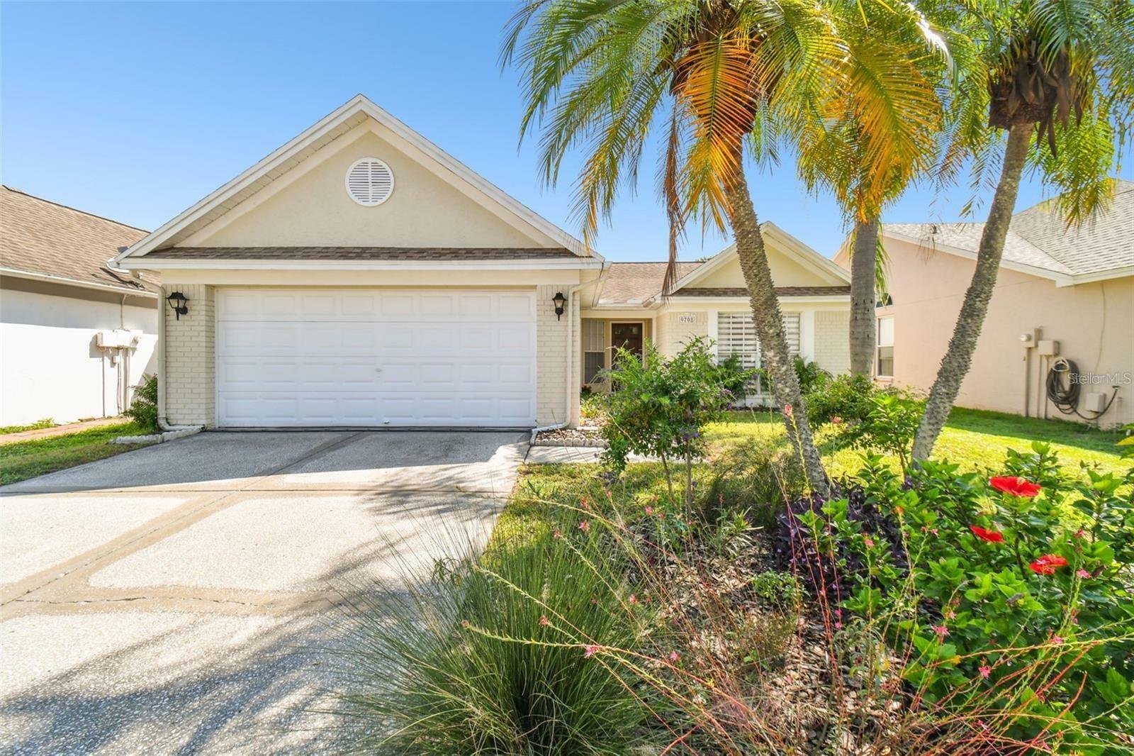 Property Photo:  9708 Little Pond Way  FL 33647 