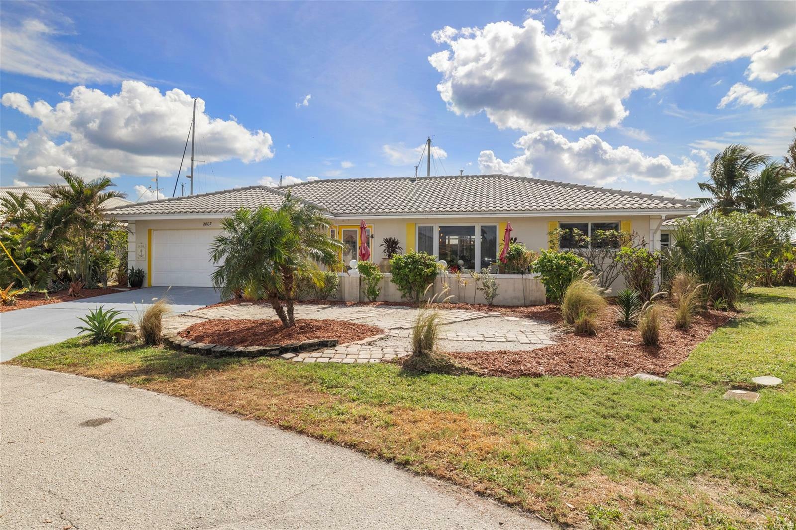 Property Photo:  2807 Coral Way  FL 33950 