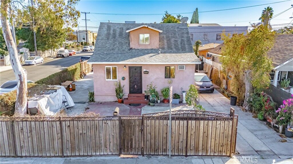 Property Photo:  1784 E 84th Street  CA 90001 