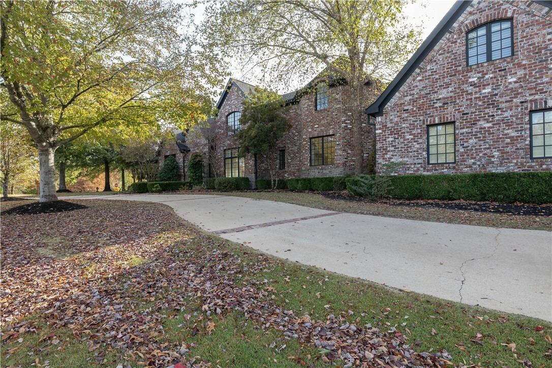 Property Photo:  4921 Clear Creek Boulevard  AR 72704 