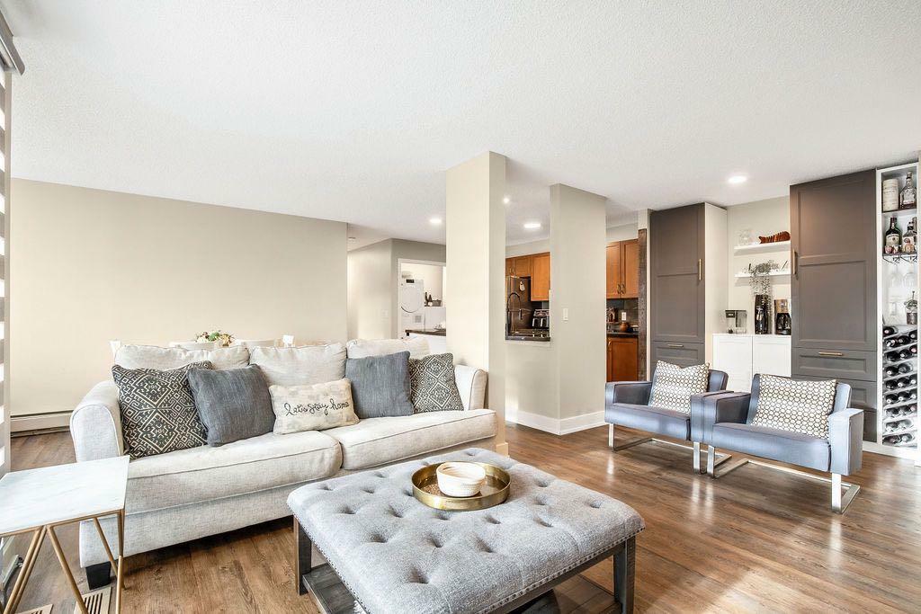 Photo de la propriété:  105 Village Heights SW 1  AB T3H 2L2 