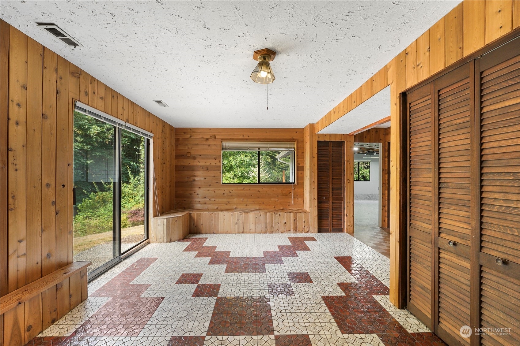 Property Photo:  19516 SE 23 Street  WA 98075 