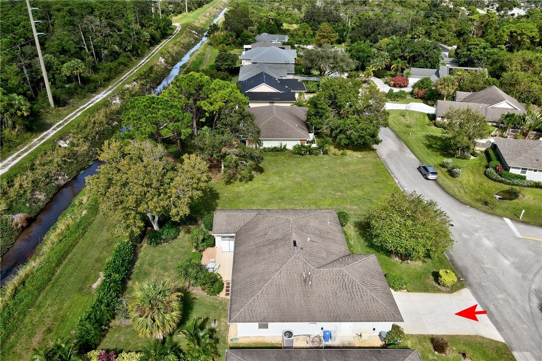 Property Photo:  605 Fox Run SW  FL 32962 