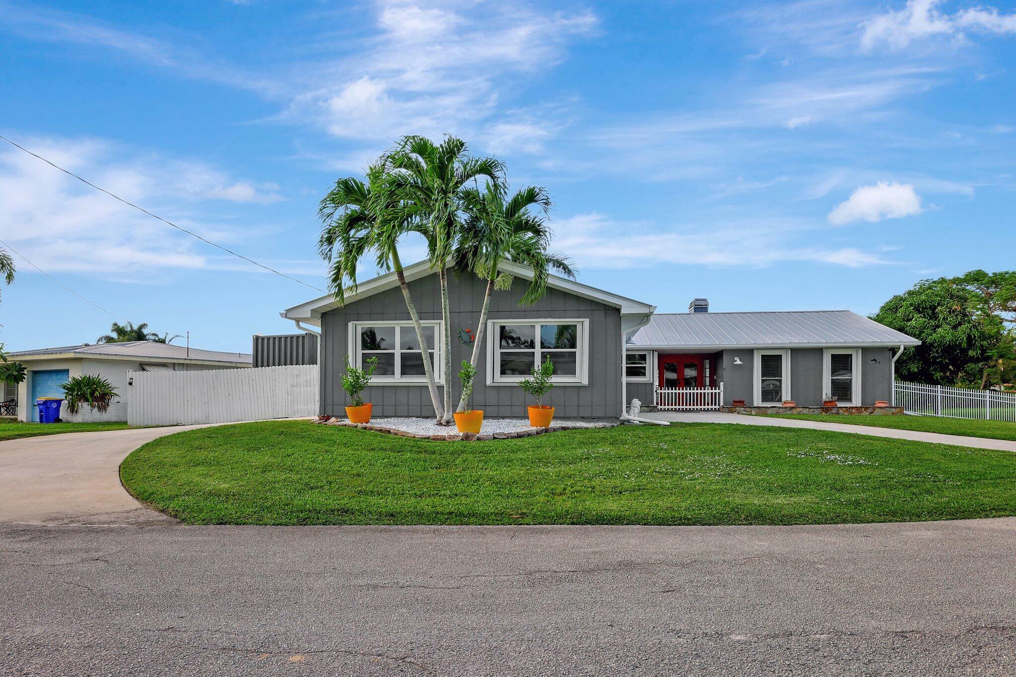 Property Photo:  226 SW Cabana Point Circle  FL 34994 