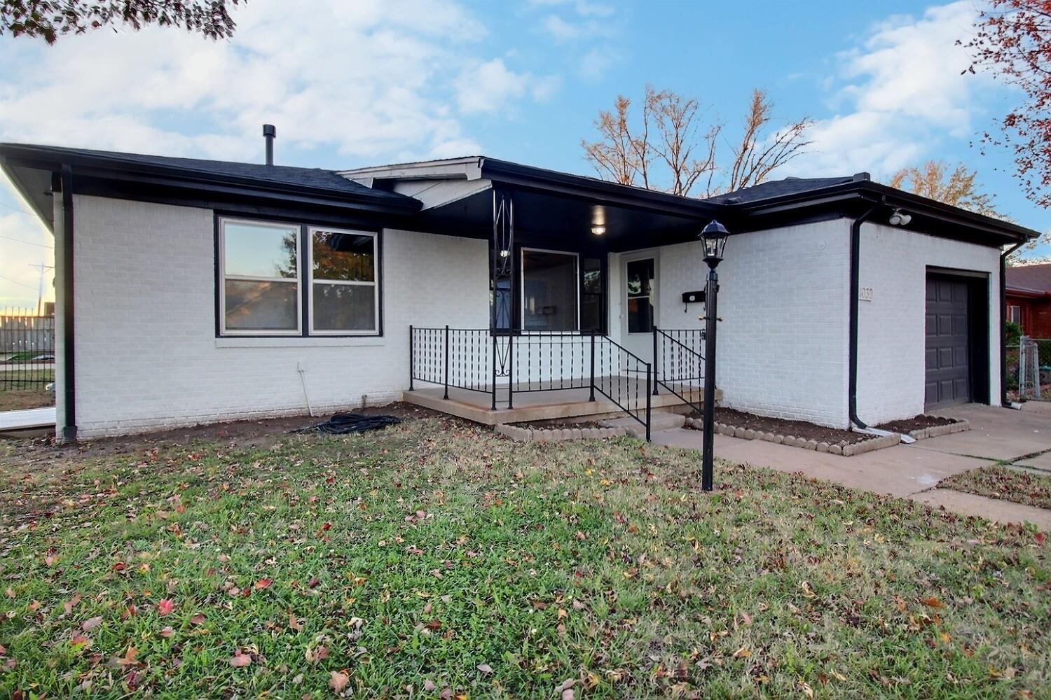 Property Photo:  1039 S Rosalie St  KS 67207 