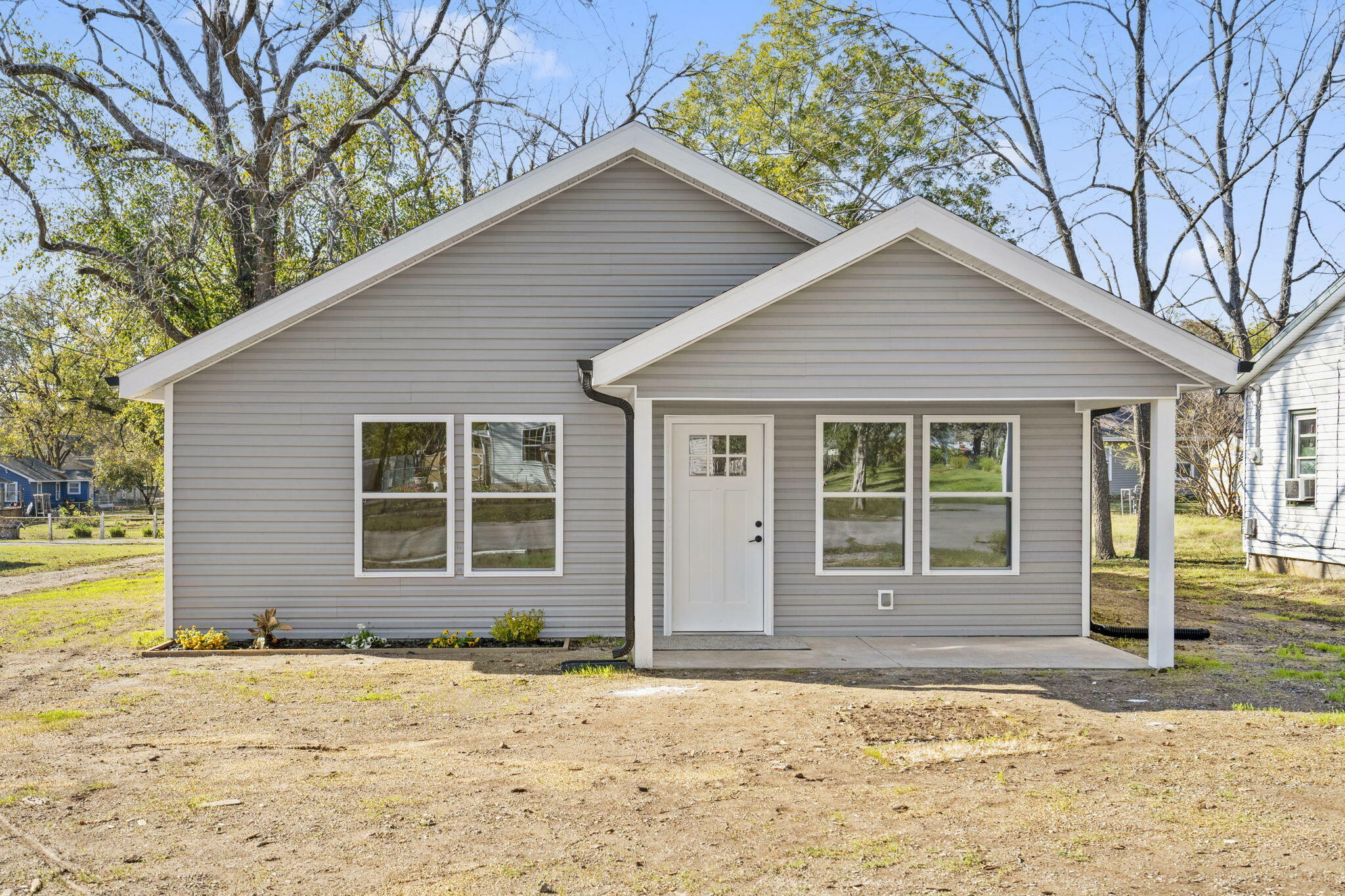 Property Photo:  811 S Madison Avenue  MO 65605 