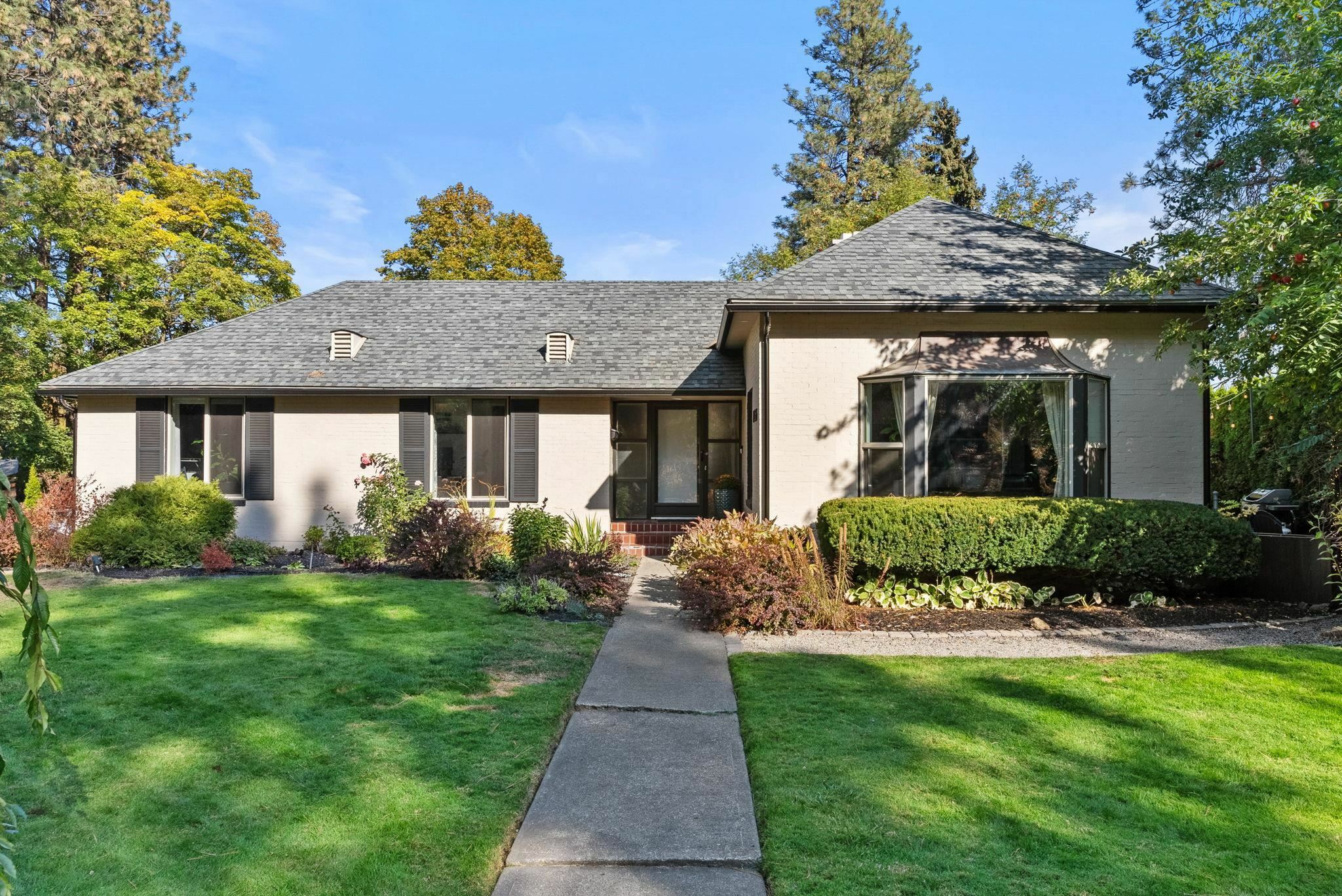 Property Photo:  905 E Rockwood Blvd  WA 99203 