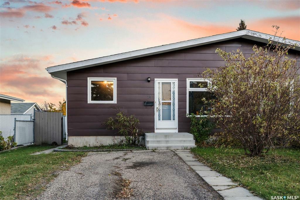 Property Photo:  28 Anderson Crescent  SK S7H 3Z8 