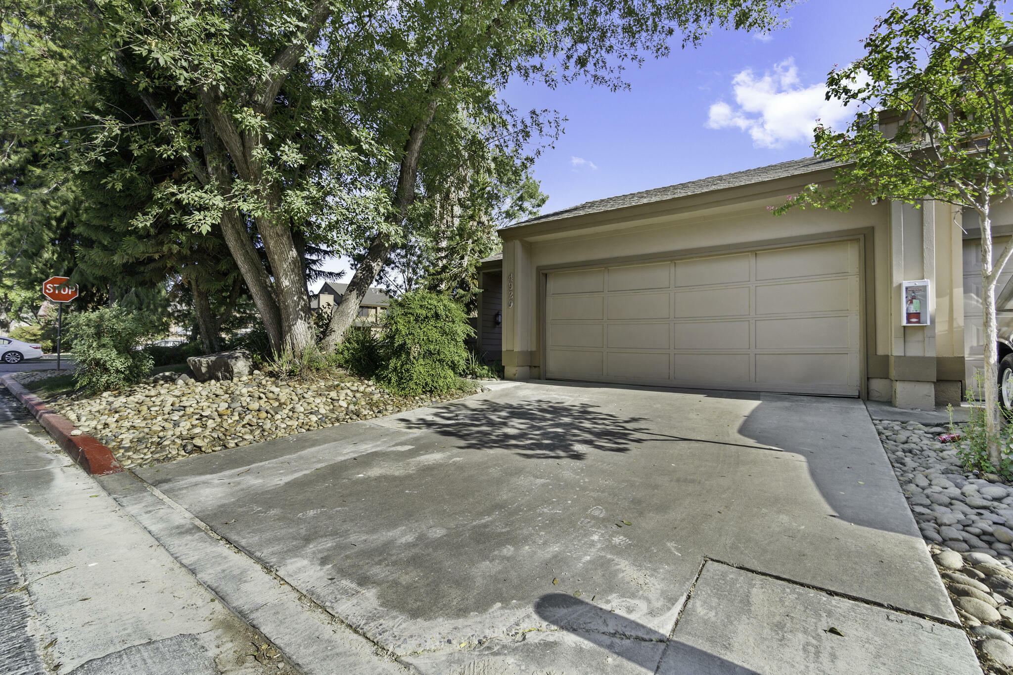 Property Photo:  4929 Westgate Court  CA 93277 