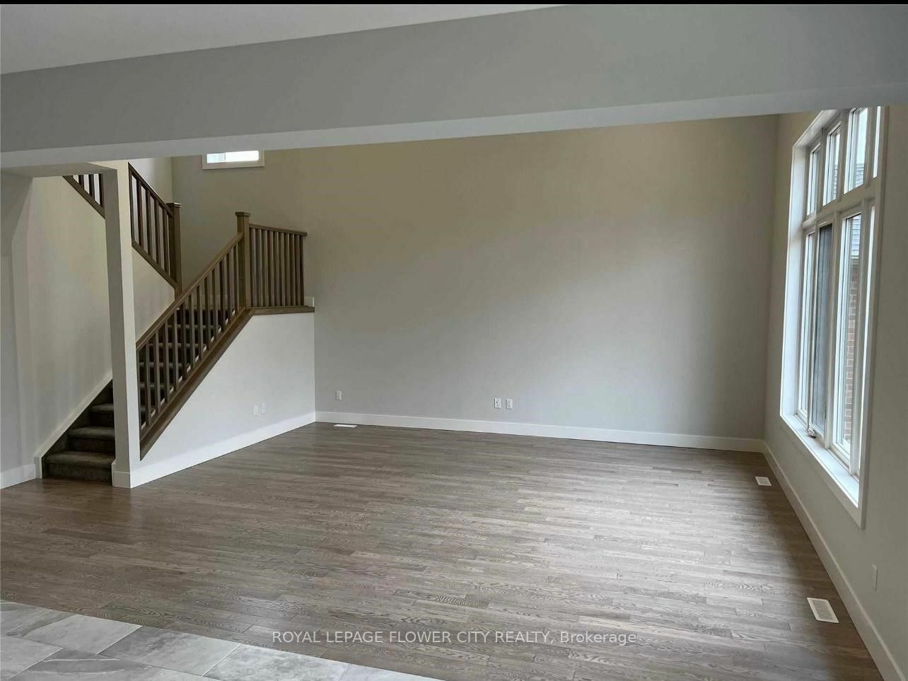Property Photo: 62 Royal Crescent ON N5P 0G5