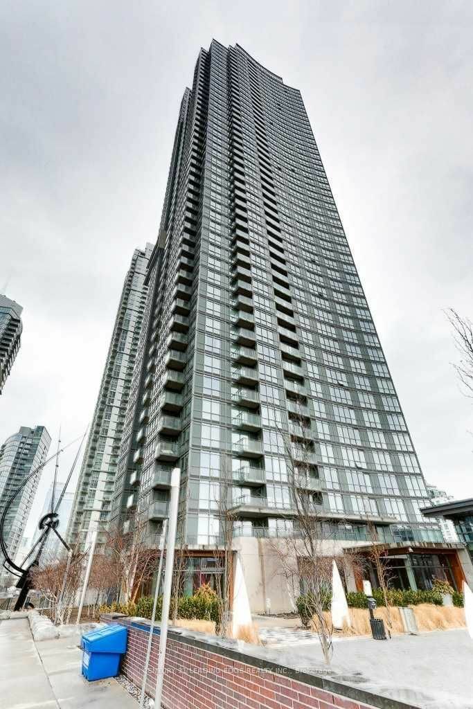 11 Brunel Crt 5505  Toronto ON M5V 3Y3 photo