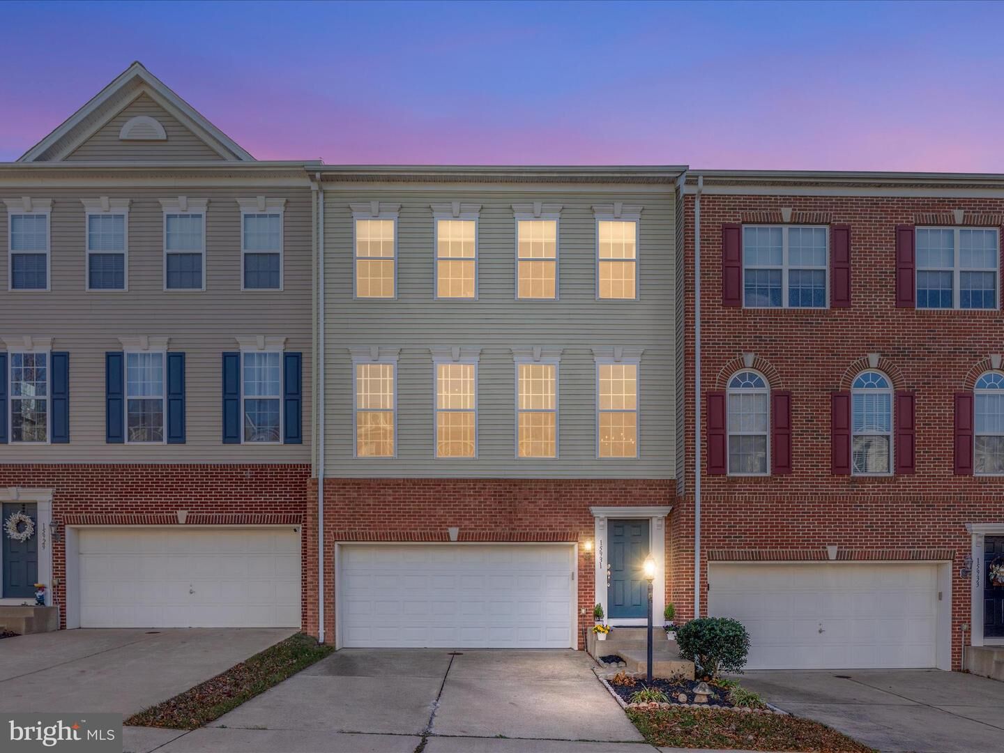 Property Photo:  15931 Greymill Manor Drive  VA 20169 