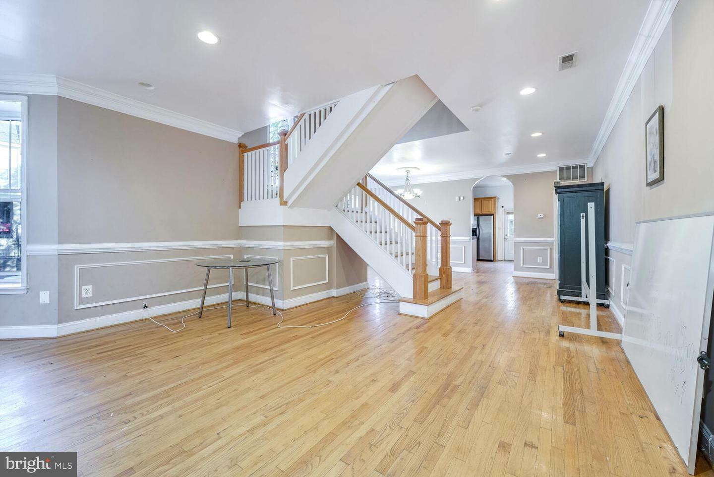 Property Photo:  833 10th Street NE  DC 20002 