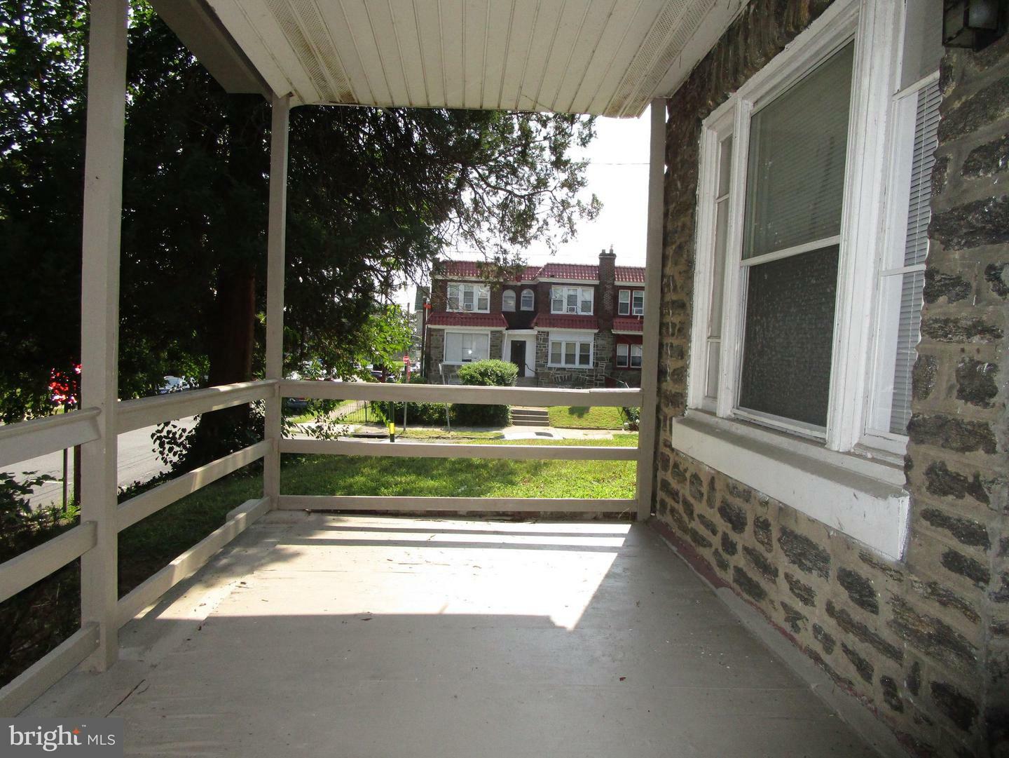 Property Photo:  902 W Duncannon Avenue  PA 19141 