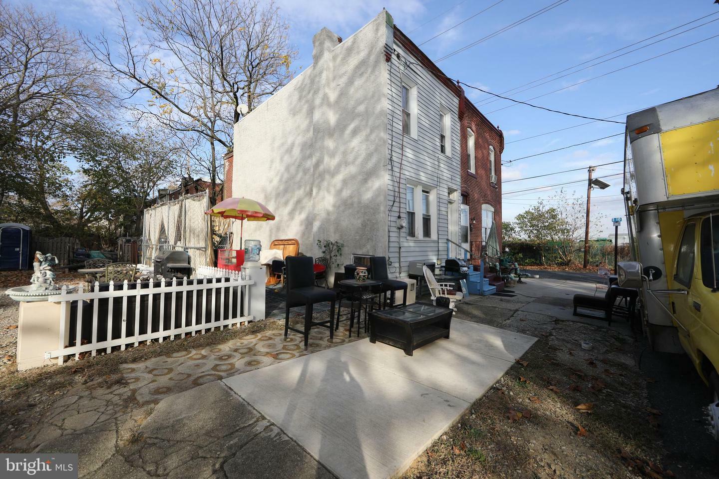 Property Photo:  977 Florence Street  NJ 08104 